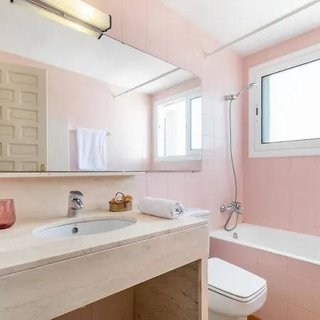 Paola: Preciosa Casa Pareada Con Piscina * Сиджес