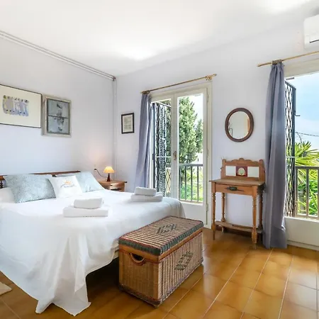 Paola: Preciosa Casa Pareada Con Piscina Сиджес