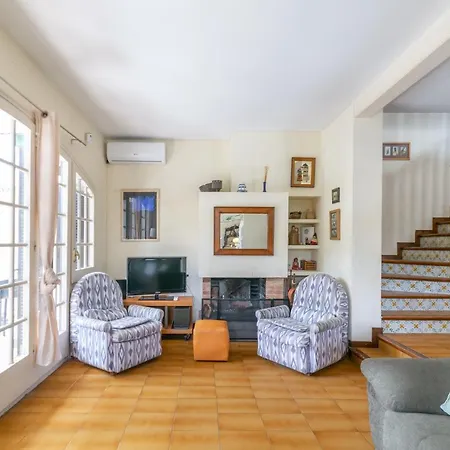 Paola: Preciosa Casa Pareada Con Piscina Апартаменты Сиджес