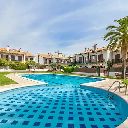 Paola: Preciosa Casa Pareada Con Piscina Сиджес