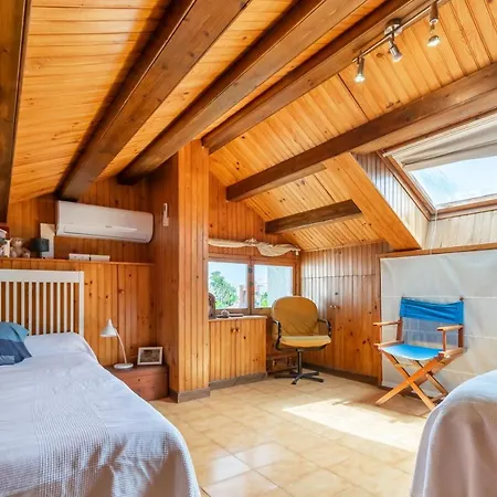 Paola: Preciosa Casa Pareada Con Piscina Сиджес
